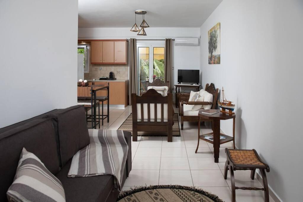 Aegina Town Apartment , With Private Parking المظهر الخارجي الصورة